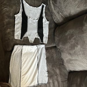 2 piezas de falda Sizes S gris blanco y negro de marca blush mark